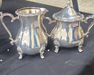 Wallace Baroque Silver Plated Sugar and Creamer Set
