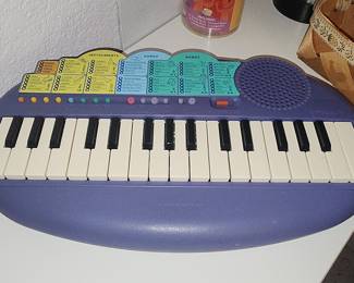 Yamaha PSS-7 PortaSound Electronic Keyboard