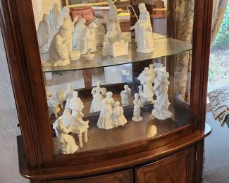 Curio Cabinet - Avon Nativity Set/circa 1980's.