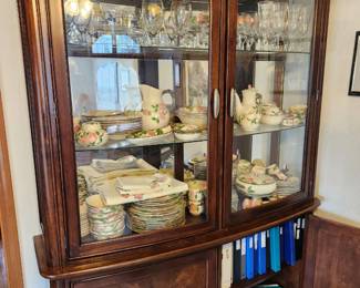 Traditional Style China Cabinet - Very nice!