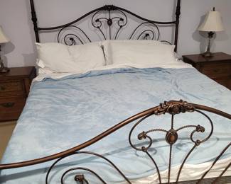  Tuft & Needle Mint King Mattress by Serta Simmons Foam 