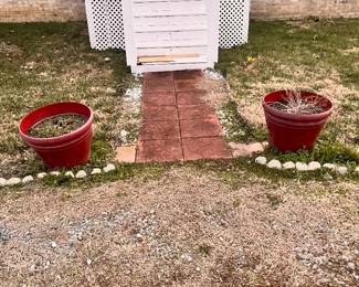 2 Large Pots