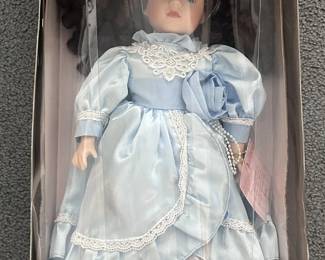 Coll Collectable Porcelain Dolls