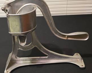 Universal Citrus Juicer