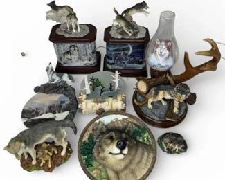 Lighted Wolf Display Lot with Bradford Exchange Illuminated Sculptures, Plate and Working Wolf Light