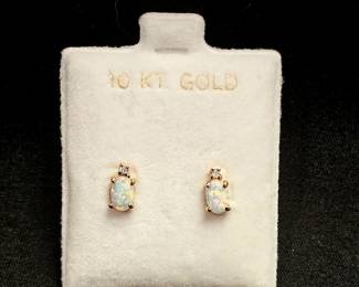 10 karat gold opal earring studs