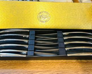 Carvel Hall Knife Set 
