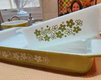 " Lazy Daisy "pattern of vintage Pyrex rare 9x13 and 5x7