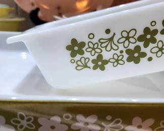 Vintage "Lazy Daisy "Pyrex
