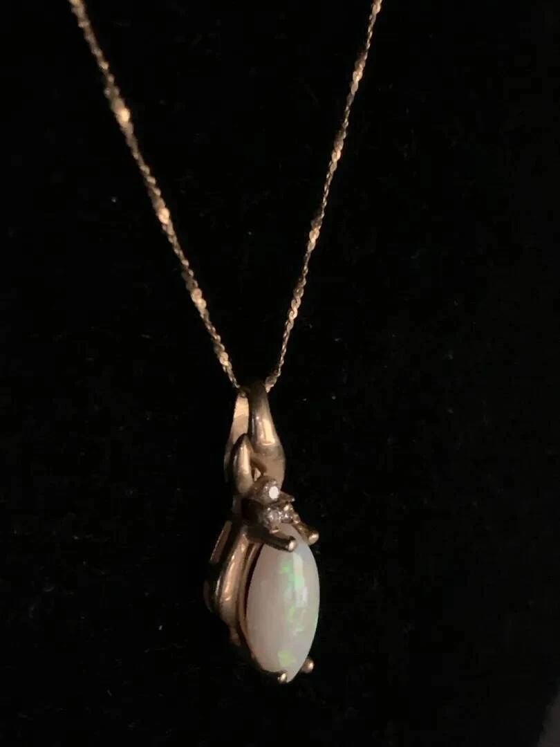 MA114V14 K Diamond Opal Necklace
