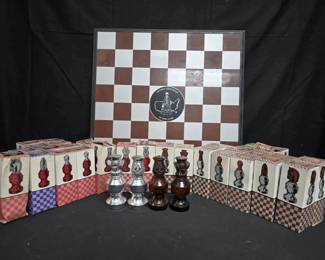 CT215Avon chessboard with thirty one pieces