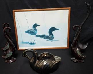 CT221Swan Figurines And More 
