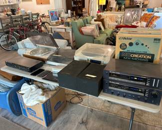 Beogram 3000, BEVAD stereographic equalizer, Harman/Kardon HK 720 semi automatic turntable, Magnavox speakers, studio standard by Fisher AM/FM stereo synthesizer tuner FM – 600 integrated stereo amplifier CA –800, Victor compact component MD system MD creation MXMD555, Sansui automatic direct drive turntable PD 10, techniques frequency, generator servo automatic turntable system SL – B 20