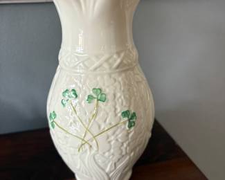 Beeleek Vase
$75