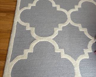 Accent Rug
$40
89” X 62”