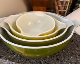 Pyrex Green Cinderella Bowl Set
$100