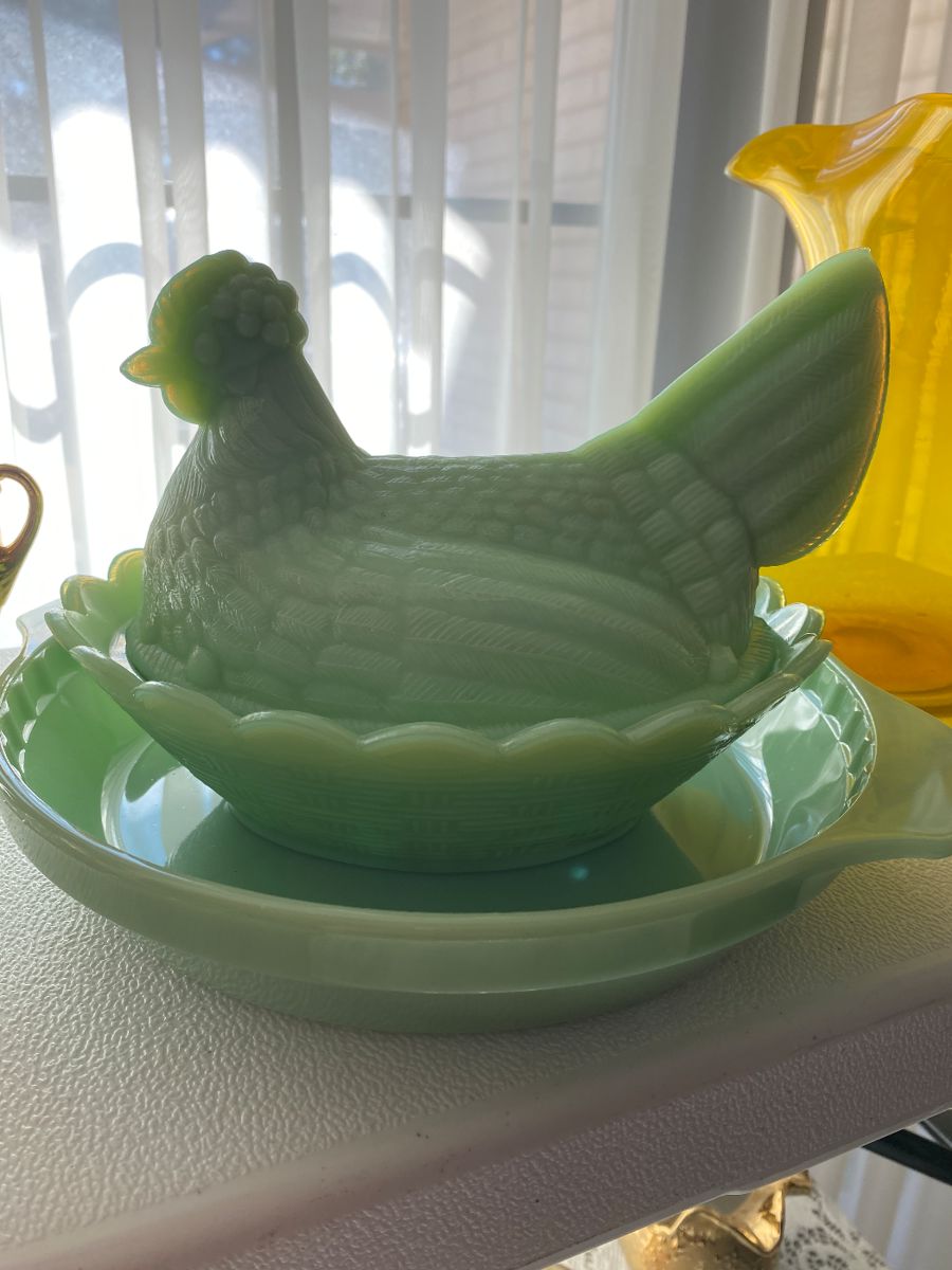 Jadeite Hen