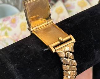 1950s Bulova pop-up photo case watch