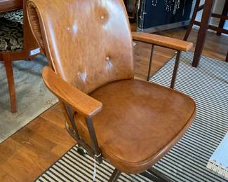 MCM 60s/70s expandable dining set with 4 executive chairs (29” x 3’ x 5’ with leaf) $1000 + tax