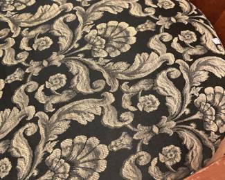 Set of 4 Ethan Allen medallion dining chairs $125 + tax for set