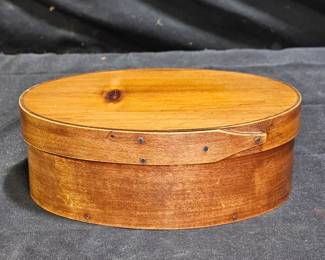 Vtg Hand Made Shaker Oval Wooden Box with Lid