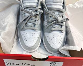 #54 NEW Nike Dunk Low white/light smoke. Men’s 9.5, Women’s 11. $ 45.00