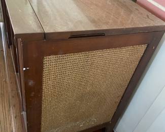 #13 Wooden stereo cabinet. Mid century Admiral stereophonic hi-fi console w record player. built in speakers. As is. Model: Y4071. Includes manual. Powers On. Speakers Untested 35.5x26x17.25" $ 165.00