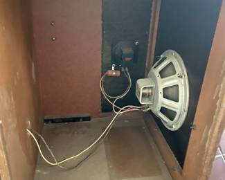 #13 Wooden stereo cabinet. Mid century Admiral stereophonic hi-fi console w record player. built in speakers. As is. Model: Y4071. Includes manual. Powers On. Speakers Untested 35.5x26x17.25" $ 165.00