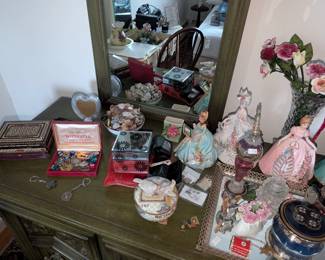 trinkets, old keys, perfumes, crystals