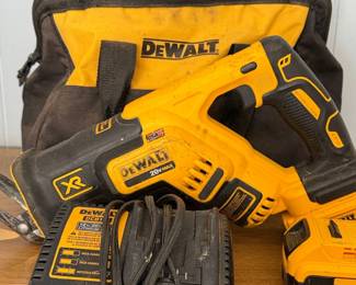 DeWalt V MAX XR Cordless Reciprocating Saw Kit