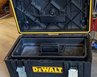 DEWALT TOUGHSYSTEM . DS Medium Tool Box second image