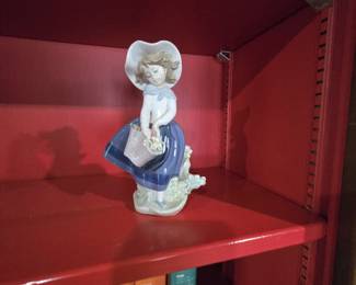 Llardo Figurine