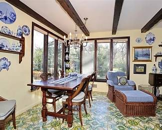 Kitchen w/ Sitting Room