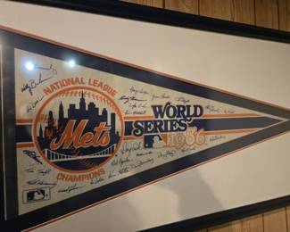 1986 World Series Signed Pendant