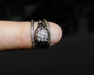 ANTIQUE ESTATE WEDDING RING  SET 18KT GOLD WITH CHANNEL SET DIAMOND BANDS  & 7 MINE CUT DIAMONDS ON MAIN RING