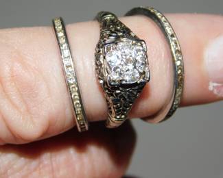 ANTIQUE ESTATE WEDDING RING  SET 18KT GOLD WITH CHANNEL SET DIAMOND BANDS  & 7 MINE CUT DIAMONDS ON MAIN RING