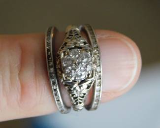 ANTIQUE ESTATE WEDDING RING  SET 18KT GOLD WITH CHANNEL SET DIAMOND BANDS  & 7 MINE CUT DIAMONDS ON MAIN RING