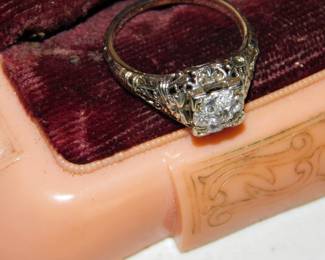 ANTIQUE ESTATE WEDDING RING 18KT GOLD & DIAMONDS