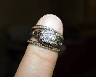 ANTIQUE ESTATE WEDDING RING  SET 18KT GOLD WITH CHANNEL SET DIAMOND BANDS  & 7 MINE CUT DIAMONDS ON MAIN RING