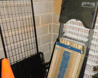 CAR REAR CARRIER AND RAMP