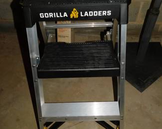 GORILLA STEP STOOL