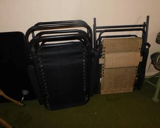 FOLDING CHAISE CHAIRS