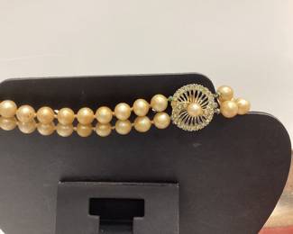 4 VINTAGE PEARL NECKLACES 2 WILL NEED REPAIR WITH JEWELRY BOX