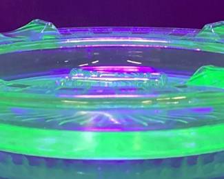  VTG. HAZEL ATLAS URANIUM GLASS ASHTRAY