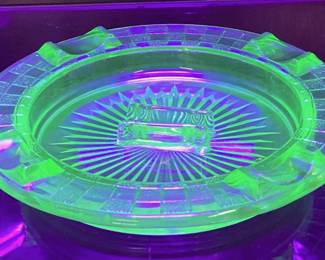  VTG. HAZEL ATLAS URANIUM GLASS ASHTRAY