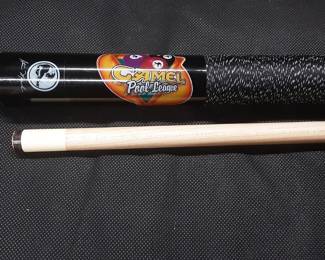 LTD. ED. CAMEL POOL LEAGUE CUE THIS STEVE MIZERAK CUE FEATURES CUSTOM RJ REYNOLDS CAMEL POOL LEAGUE LOGOS