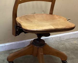 ANTIQUE OAK ROLLING SWIVEL BANKERS CHAIR NO SHIPPING PICKUP ONLY