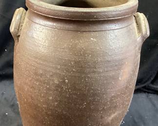 ANTIQUE 2gal BROWN SALT GLAZE STONEWARE CROCK, 11in, TAB HANDLES IN GOOD CONDITION,