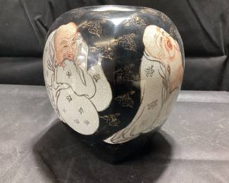 JAPANESE PORCELAIN VASE Depictions of Japanese gods