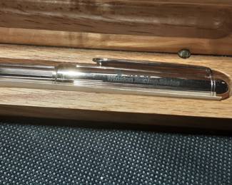 RARE RJ REYNOLDS CAMEL, WINSTON CUP PENS THIS LOT INCLUDES CUSTOM RJ REYNOLDS CAMEL INSIGNIA PEN HOLDER WITH GOLD TONE ANSON INK PENS AND RETRO 1951 INK PENS